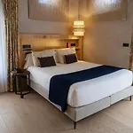 Tradere Boutique 3* Moncada