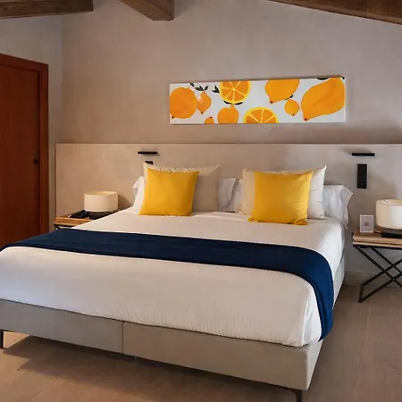 Tradere Boutique 3* Moncada
